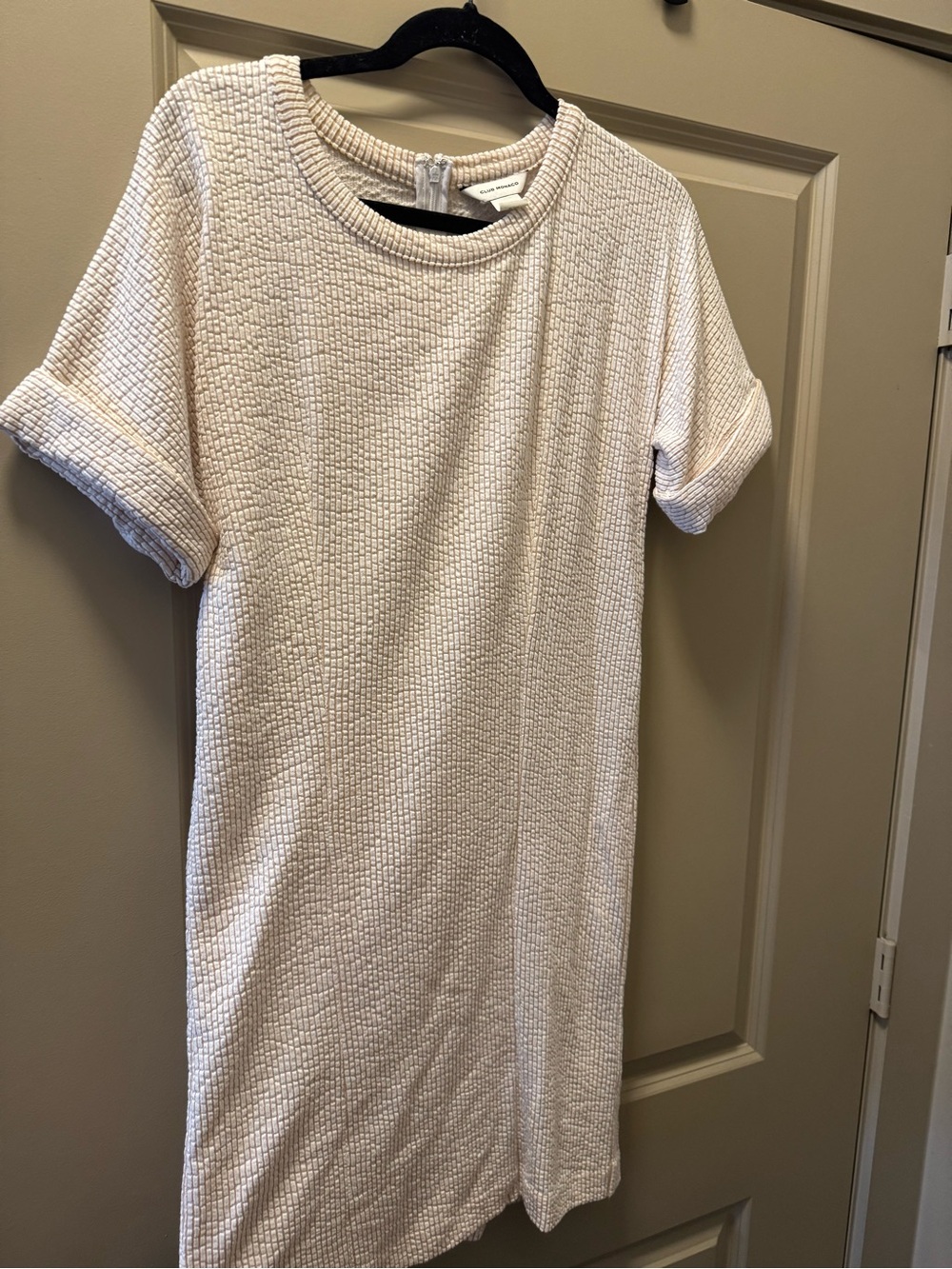 Club Monaco Cream Textured Short Sleeve Shift Dress